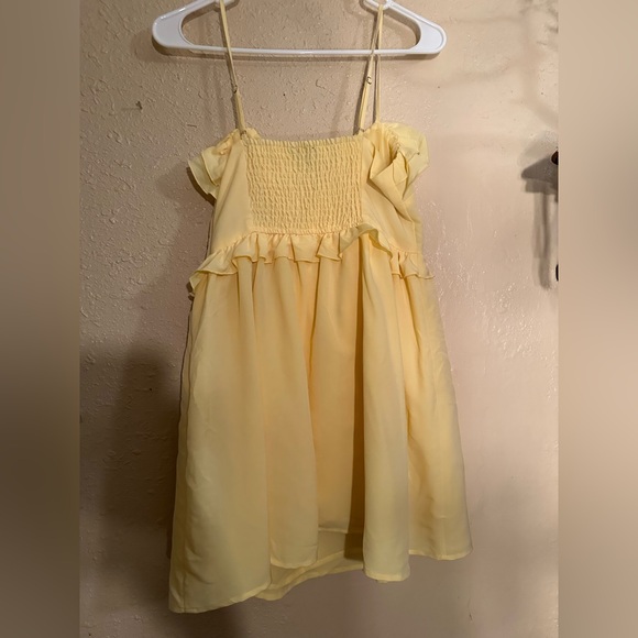 Yellow Dress - Picture 2 of 3
